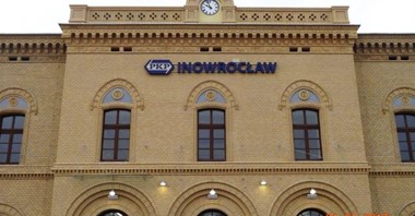 Dworzec w Inowrocławiu przyjmuje już podróżnych (zdjęcia)