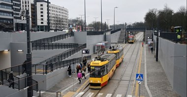 Tramwaje Warszawskie. Czy nowe tramwaje wycofają wysoką podłogę?