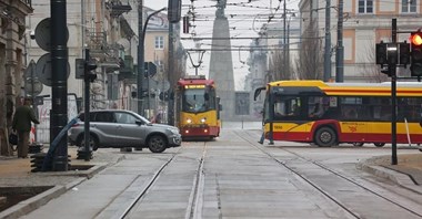 W Łodzi samochodów przybywa. Zdanowska: Potrzeba zmiany mentalności