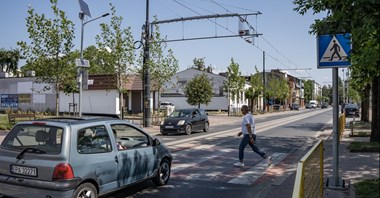 Łódzkie buduje aktywne przejścia przy drogach wojewódzkich