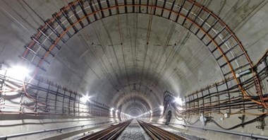 Linia 104: Mniejsza tarcza TBM już na placu budowy koło Męciny