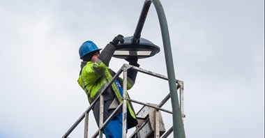 Wielomilionowe oszczędności Warszawy po wymianie opraw oświetleniowych latarni